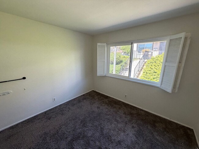 Foto del edificio - 3 Bedroom Home with Private Patio and Garage in Canyon Park Community