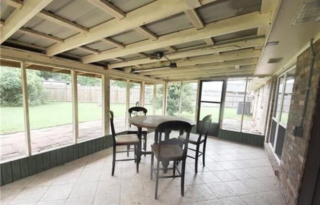 Building Photo - 107 Norfolk Ct