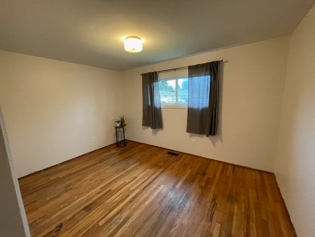 Building Photo - 3200 E 29th St