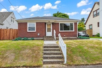 Building Photo - 1406 N Baldwin St