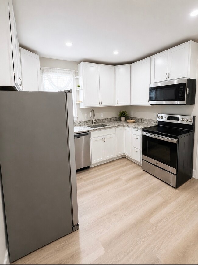 Building Photo - 2019 Northeast Ave