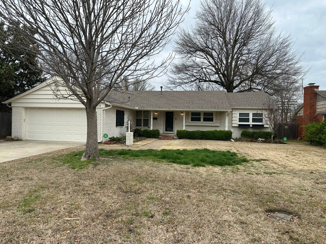 Foto principal - This home is adorable and move in ready!