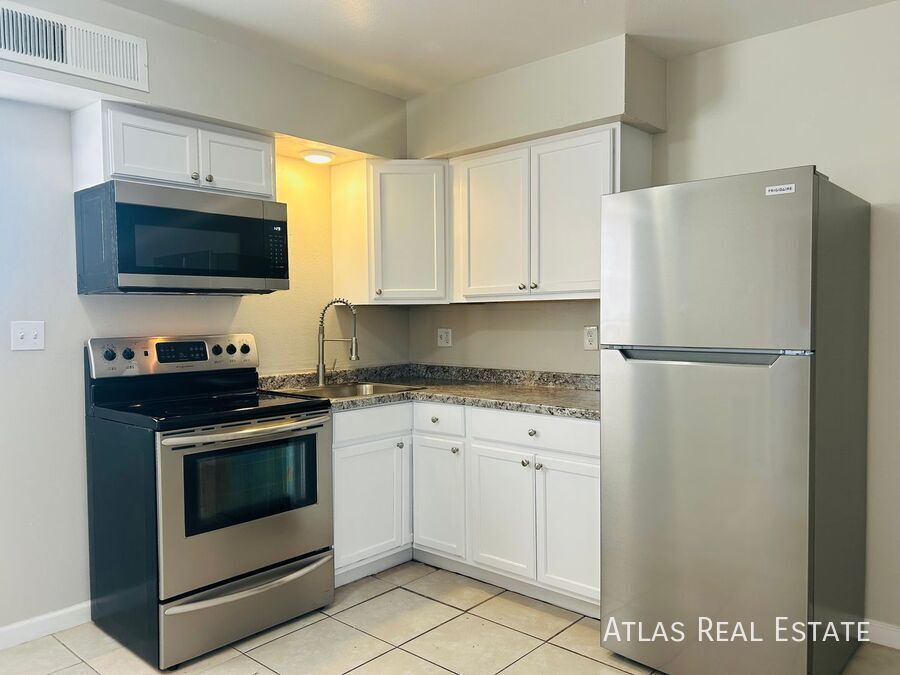 Photo - 757 E Milett Avenue-B