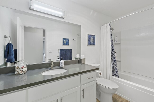 Building Photo - 2Bd/1Ba Clean Condo near Sunny Cove! ( Co-...