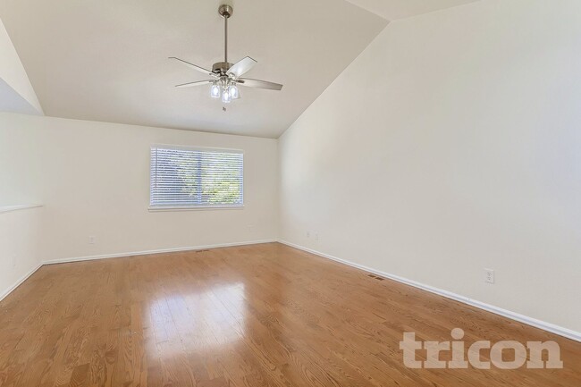 Foto del edificio - 5305 S Valdai St