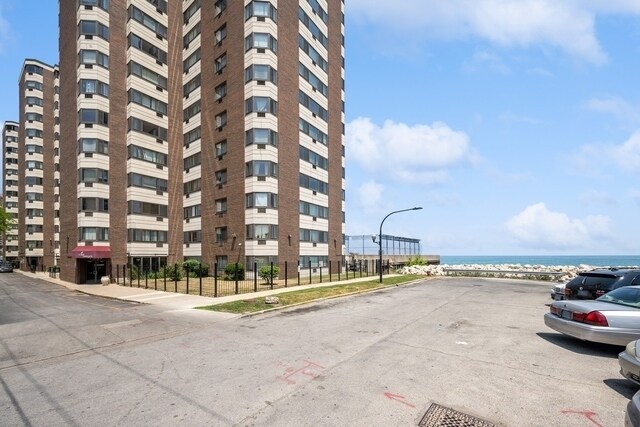 Primary Photo - 7337 S South Shore Dr