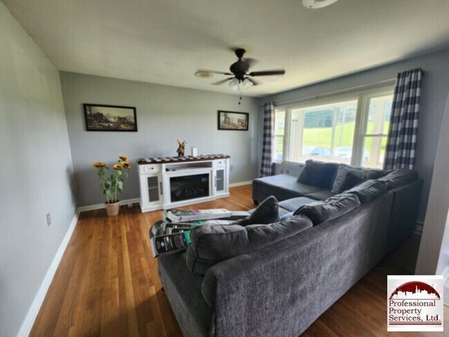 Foto del edificio - Charming Single Family Home In A Prime Loc...