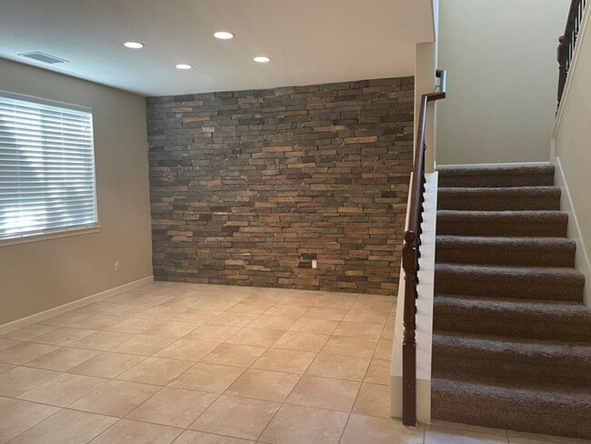 Building Photo - Beautiful Damonte Ranch Three Bedroom T...
