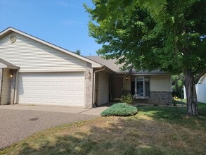 Building Photo - 2209 Cattail Way
