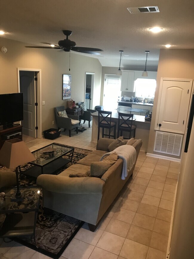 Foto del edificio - 106 Bailey Patricia Ave