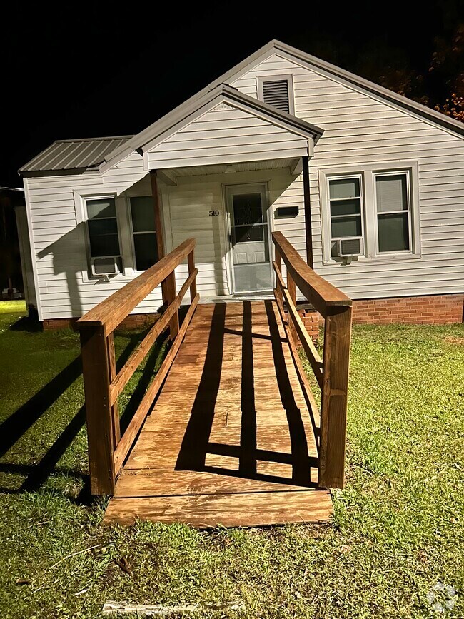 Apartments For Rent in Wadesboro NC with a Balcony 1 Rentals