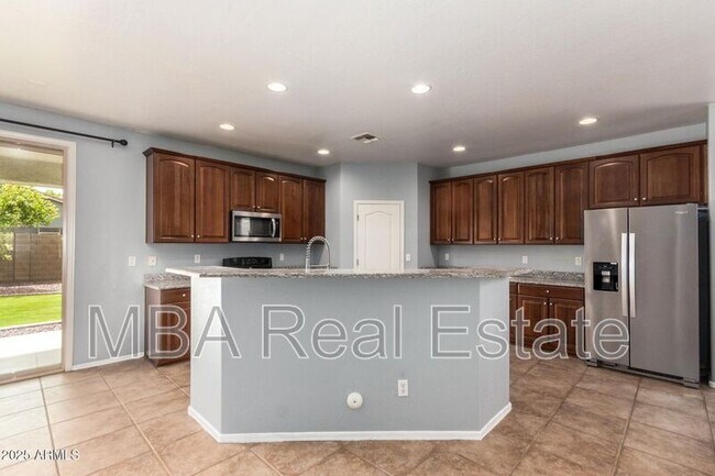Foto del edificio - 42511 W Cheyenne Dr