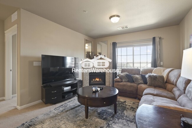 Building Photo - 725 Elmhurst Dr