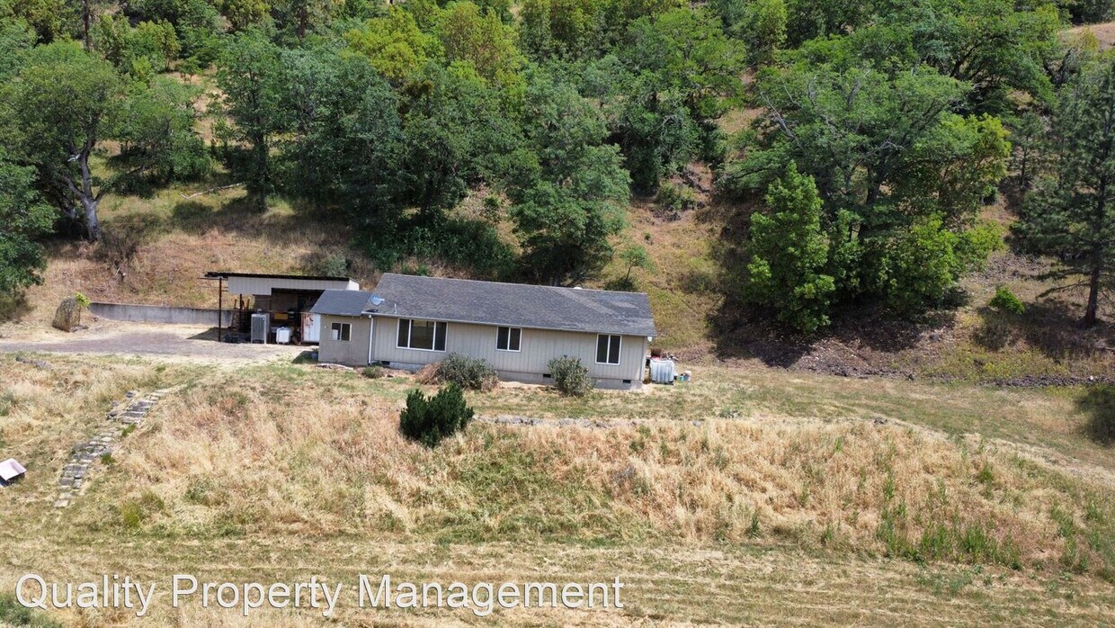 Primary Photo - 3 br, 2 bath House - 7909 E Antelope Road