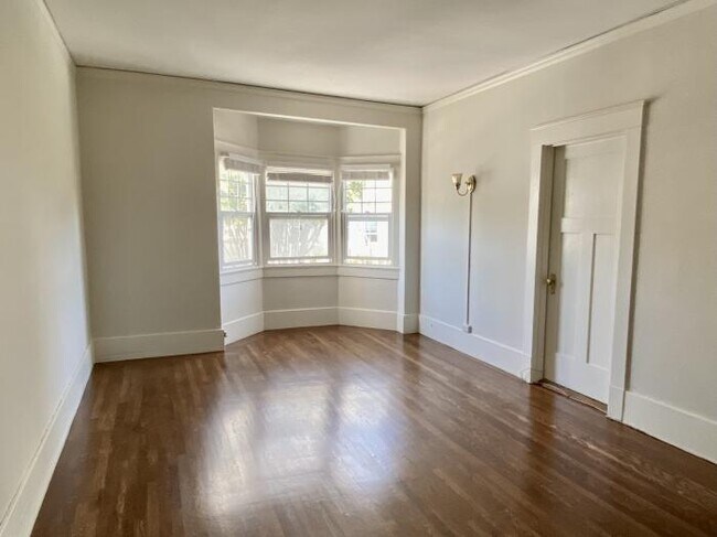 Building Photo - 3 bedroom in San Francisco CA 94115