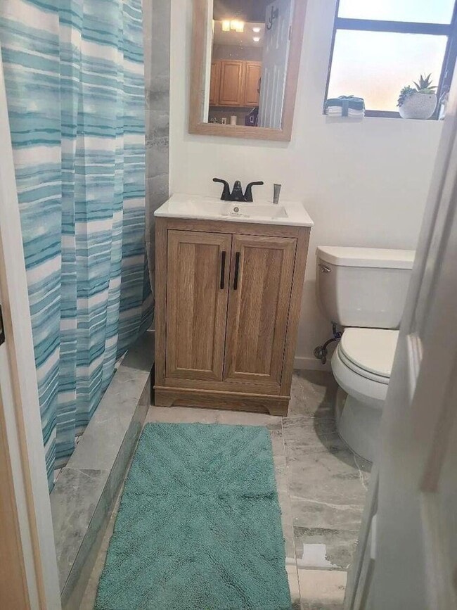 Building Photo - 515 49th St