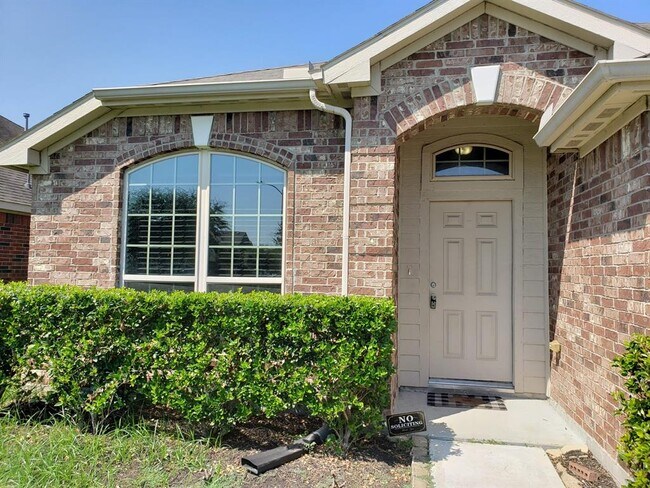 Building Photo - 13914 Fayridge Dr