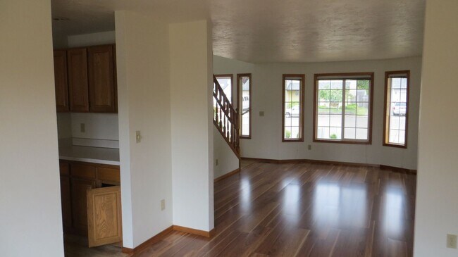 Foto del edificio - Spacious 4 Bedroom Home in North Corvallis Cul-de-Sac