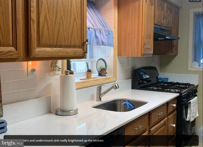 Foto del edificio - 21 W 2nd Ave