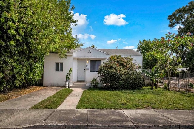 Photo - 565 NW 49th St House