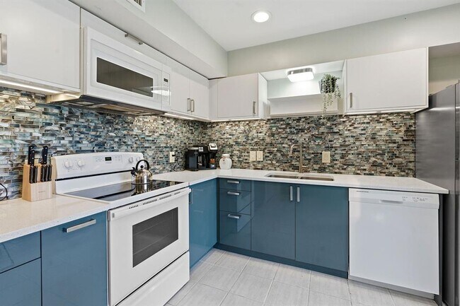 Foto del edificio - 112 World of Tennis Sq