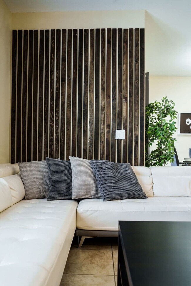 Foto del edificio - 4900 Clock Tower Dr