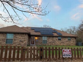 Building Photo - 925 Boone Dr Building Photo - 925 Boone Dr