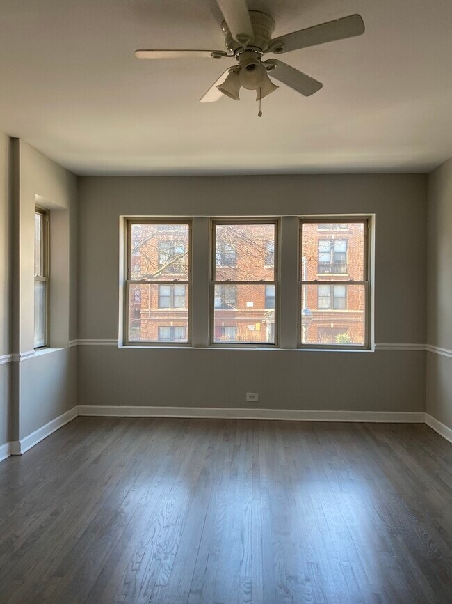 Foto del edificio - 7603 S Essex Ave