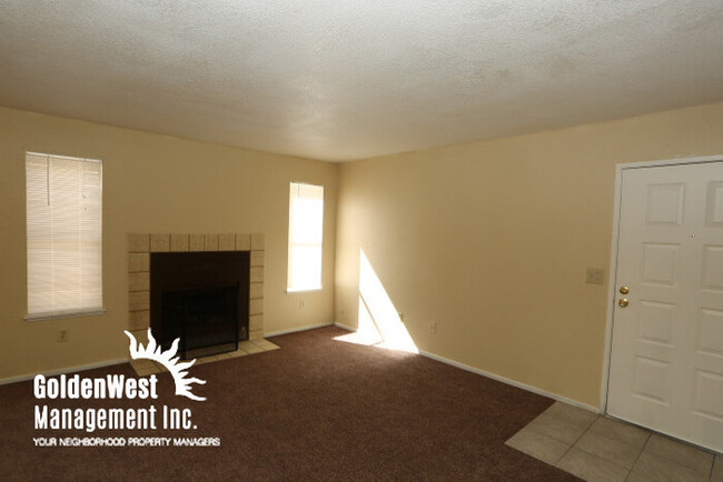 Building Photo - 5054 Spencer St