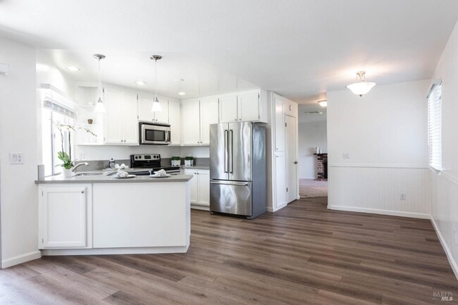 Building Photo - 2454 Dunaway Dr