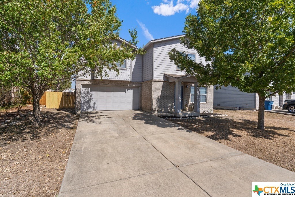 Foto principal - 624 NW Crossing Dr