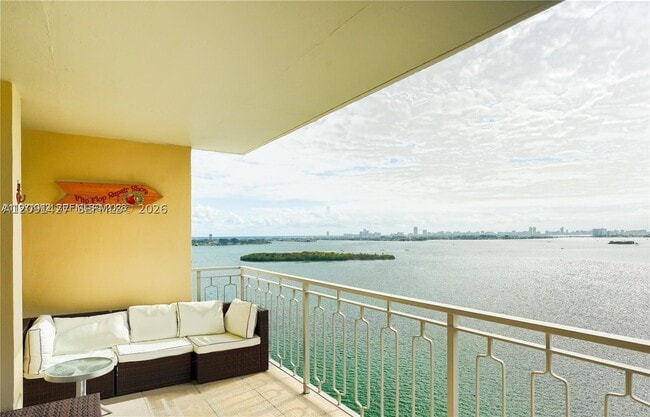 Foto del edificio - 11111 Biscayne Blvd