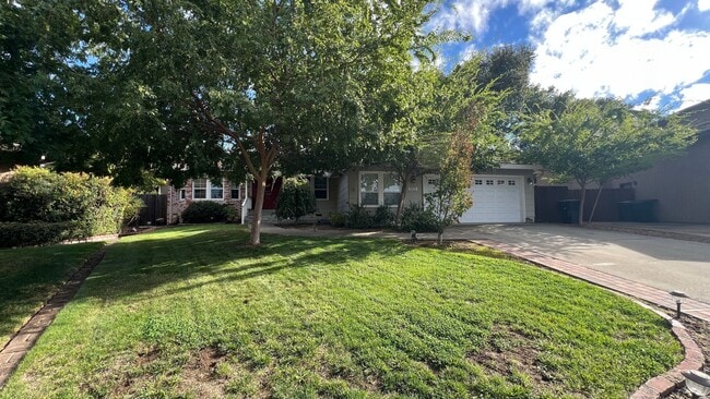Foto del edificio - Spacious East Roseville 3bd/2ba with Bonus...