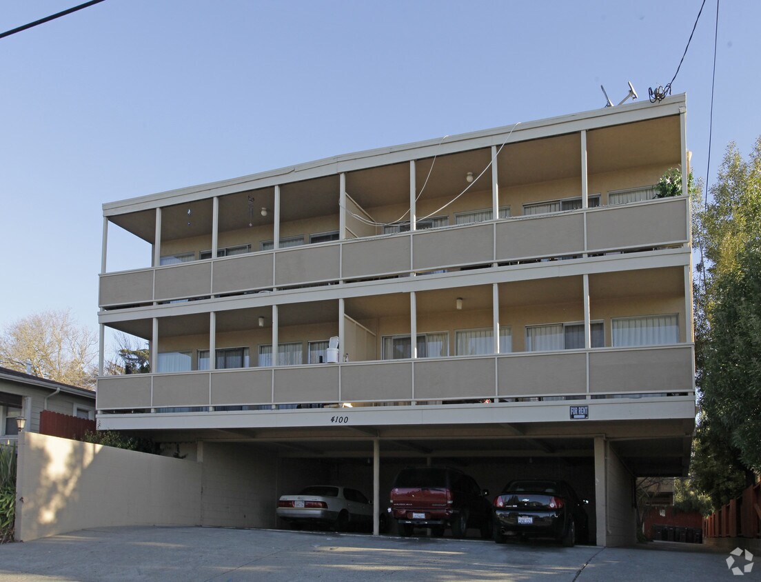 Building Photo - 4100 Lyon Ave