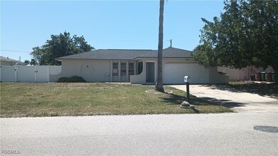 Building Photo - 1806 SE 15th Pl