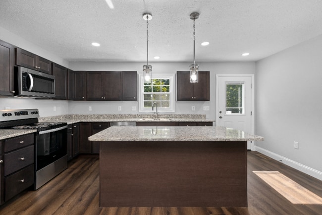 Building Photo - 1024 Ivanhoe Ave