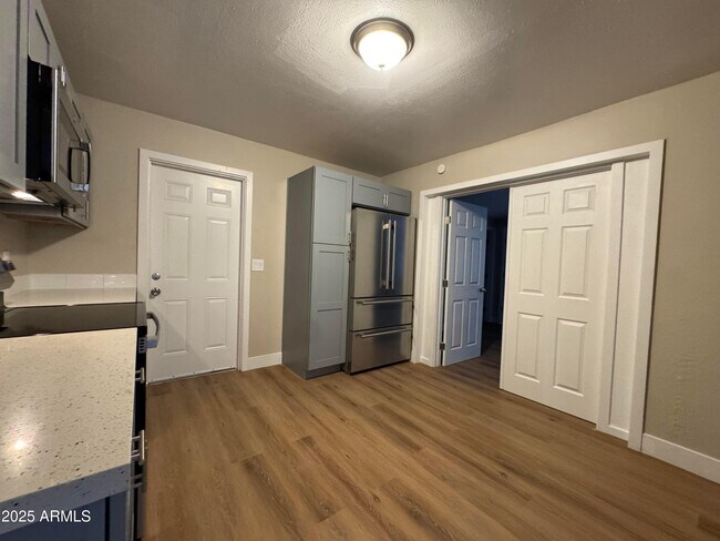 Foto del edificio - 2020 E Arbor Ave