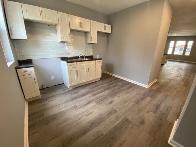 Foto del edificio - Newly Rehabbed 3 Bedroom Available Now