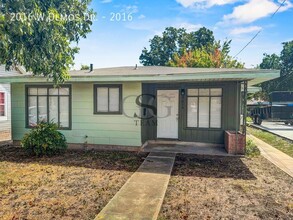 Building Photo - 2016 W Olmos Dr