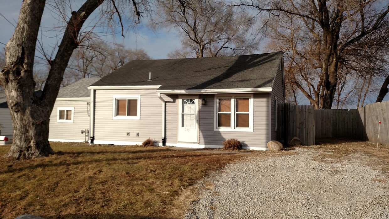 245 NW 51st Pl, Des Moines, IA 50313 House Rental in Des Moines, IA