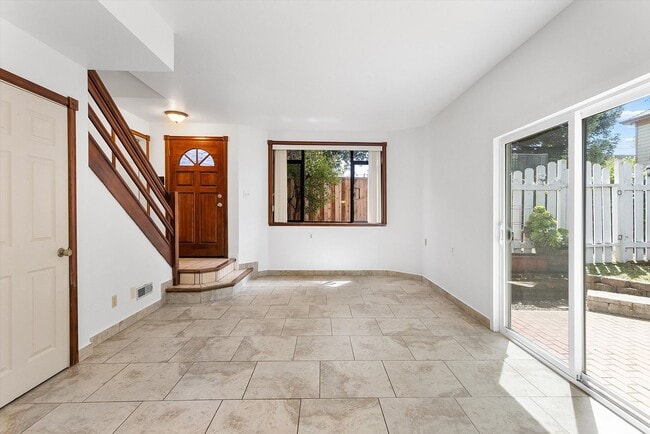 Foto del edificio - 1527 Verdi St