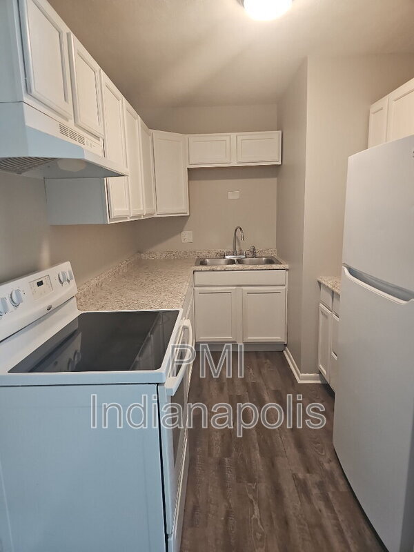Foto del edificio - 6240 E 11th St