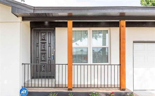 Foto del edificio - 4724 NW Ridgecrest Dr