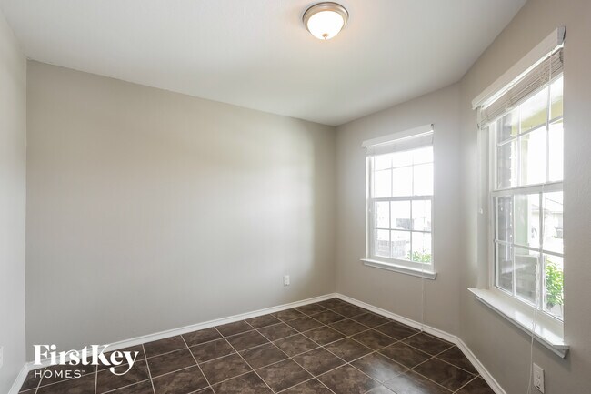 Foto del edificio - 7019 Phoebe View