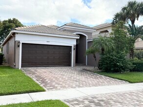 Building Photo - 7458 Via Luria