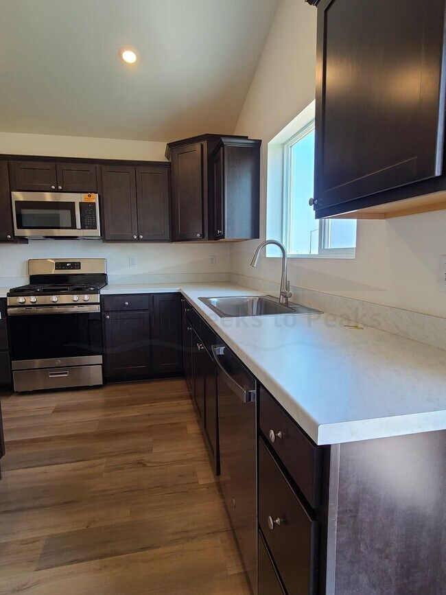 Foto del edificio - 4 Bedroom 3 Bathroom Single Family Home