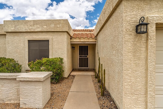 Building Photo - 17422 Flat Rock Dr