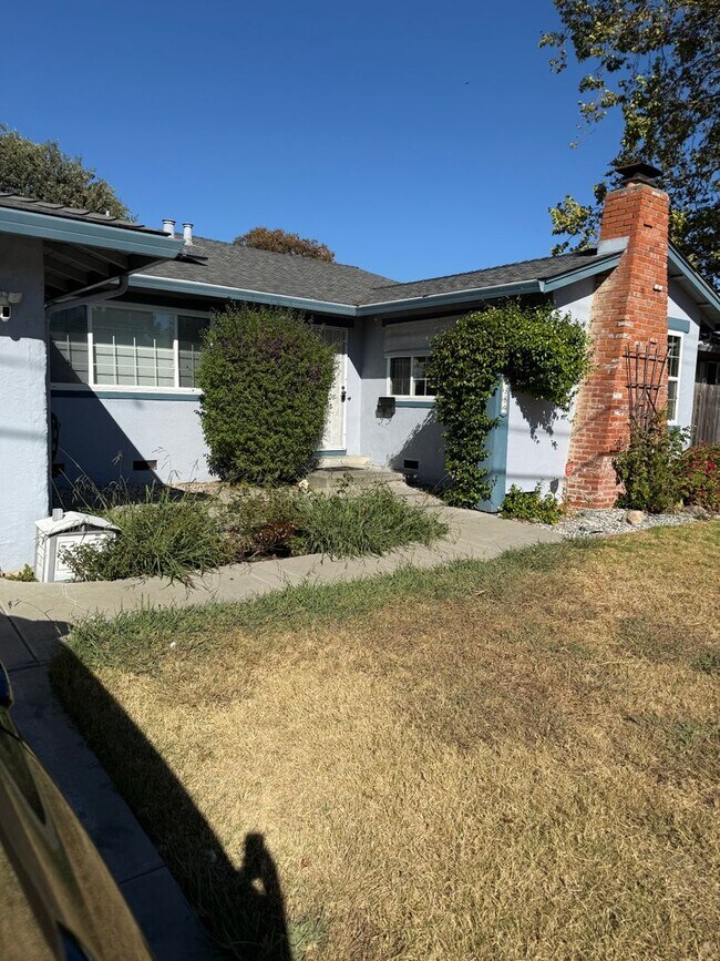 Building Photo - $4,300 / Stunning 4BR/2BA Family Home in Dublin!
