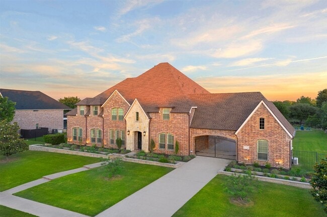 Building Photo - 1302 Featherwood Dr