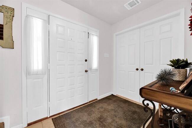 Building Photo - 3227 Golden Willow Dr